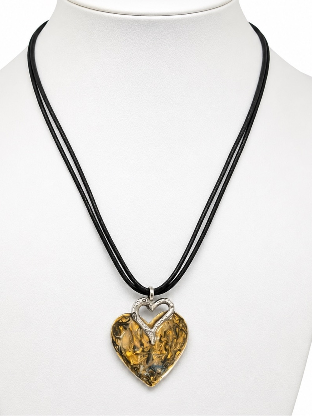 Chico’s marbled heart necklace